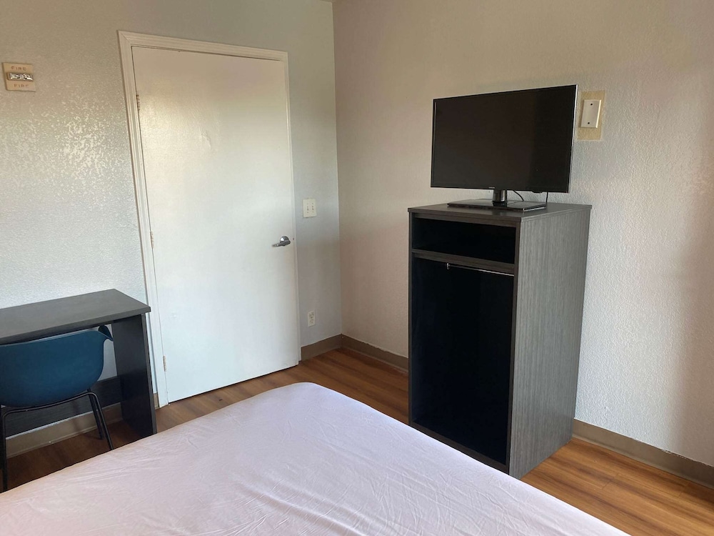 Motel6 Gulfport, MS – Airport 21/48