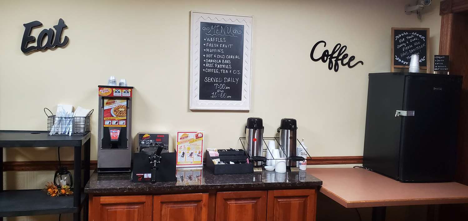 Americas Best Value Inn Chippewa Falls 28/34