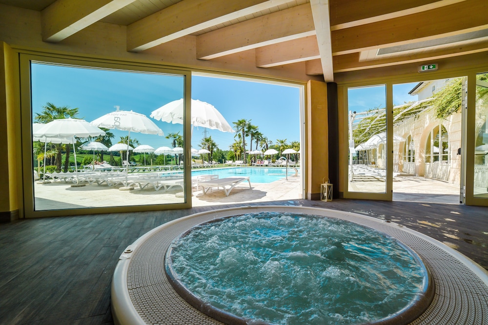 swimming pool spa