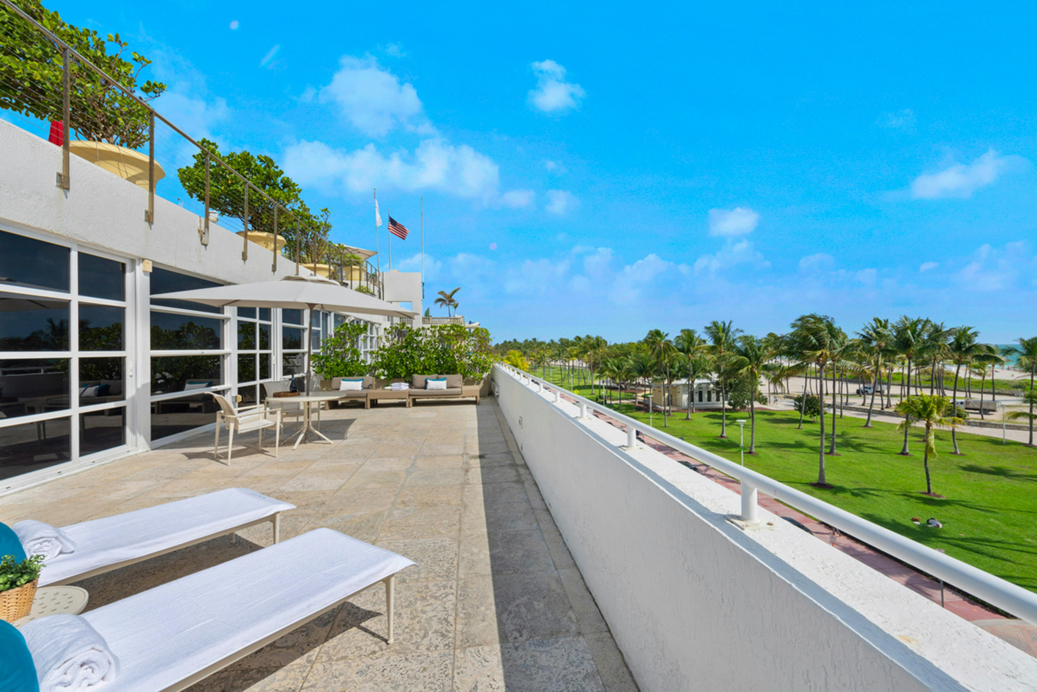 Bentley Hotel South Beach 80/84