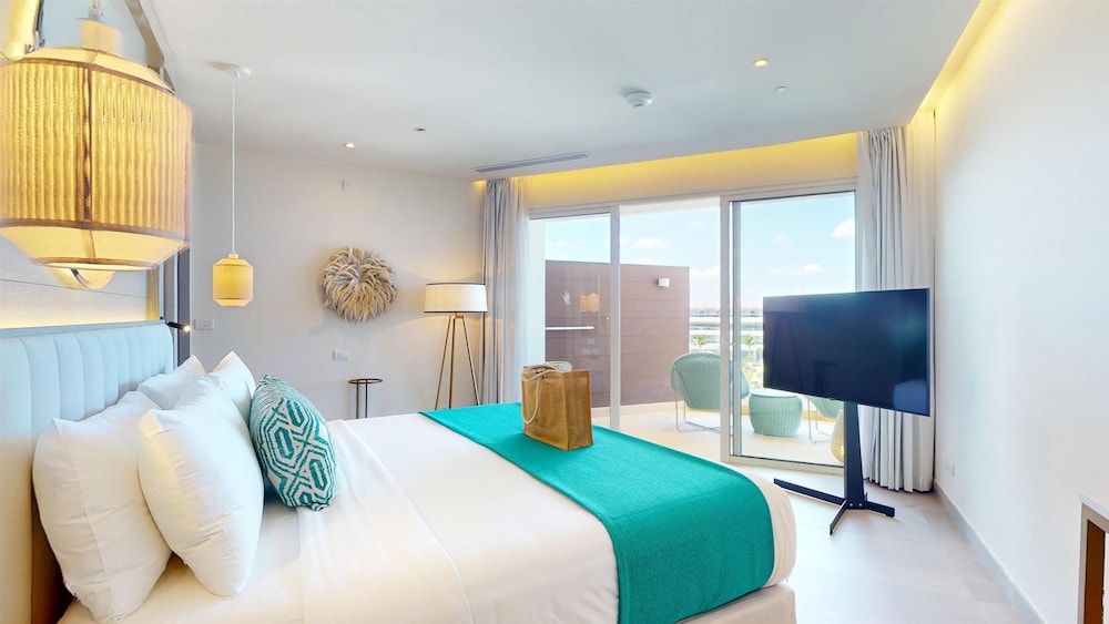 1 BEDROOM, IMPERIAL, MASTER, SUITE
