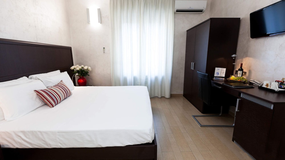Lis Hotel 19/73