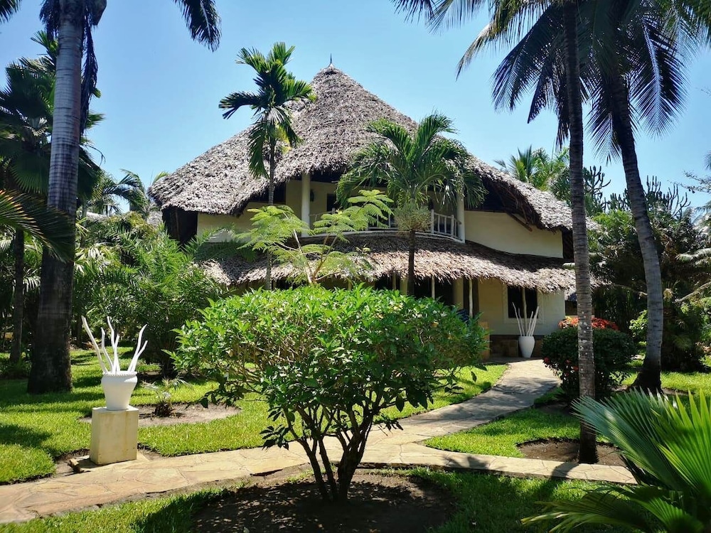 AESTUS VILLAS RESORT 38/50