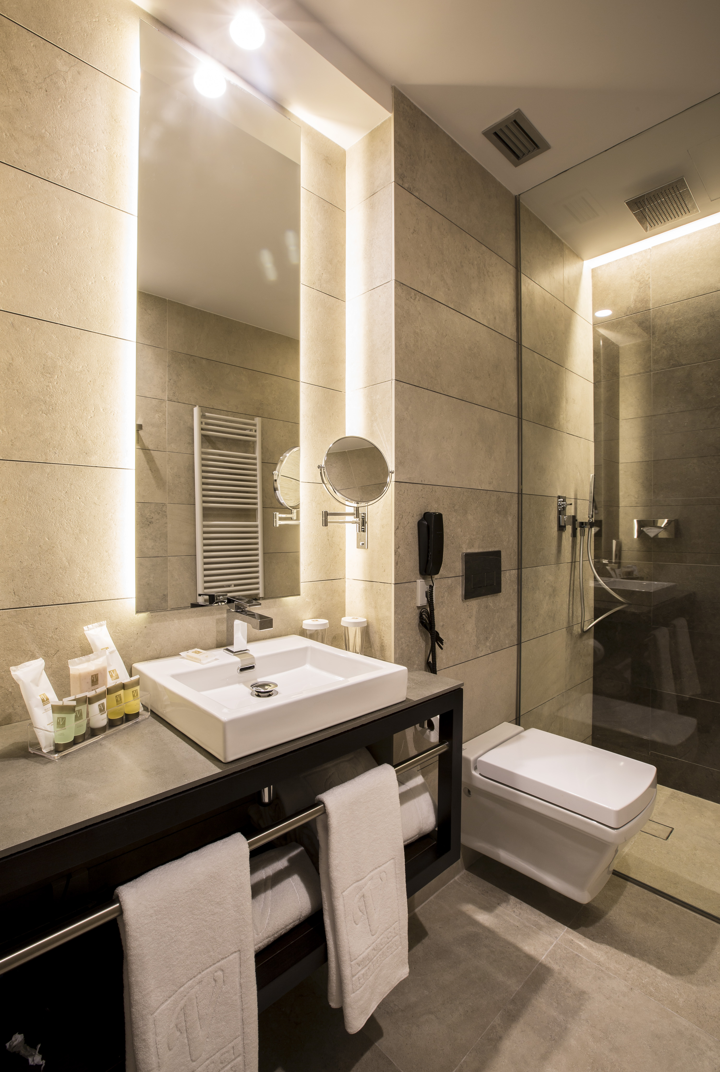 جناح جونيور، Vincci Mercat Hotel 5/5