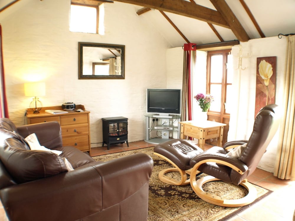 Polean Farm Cottages 25/50