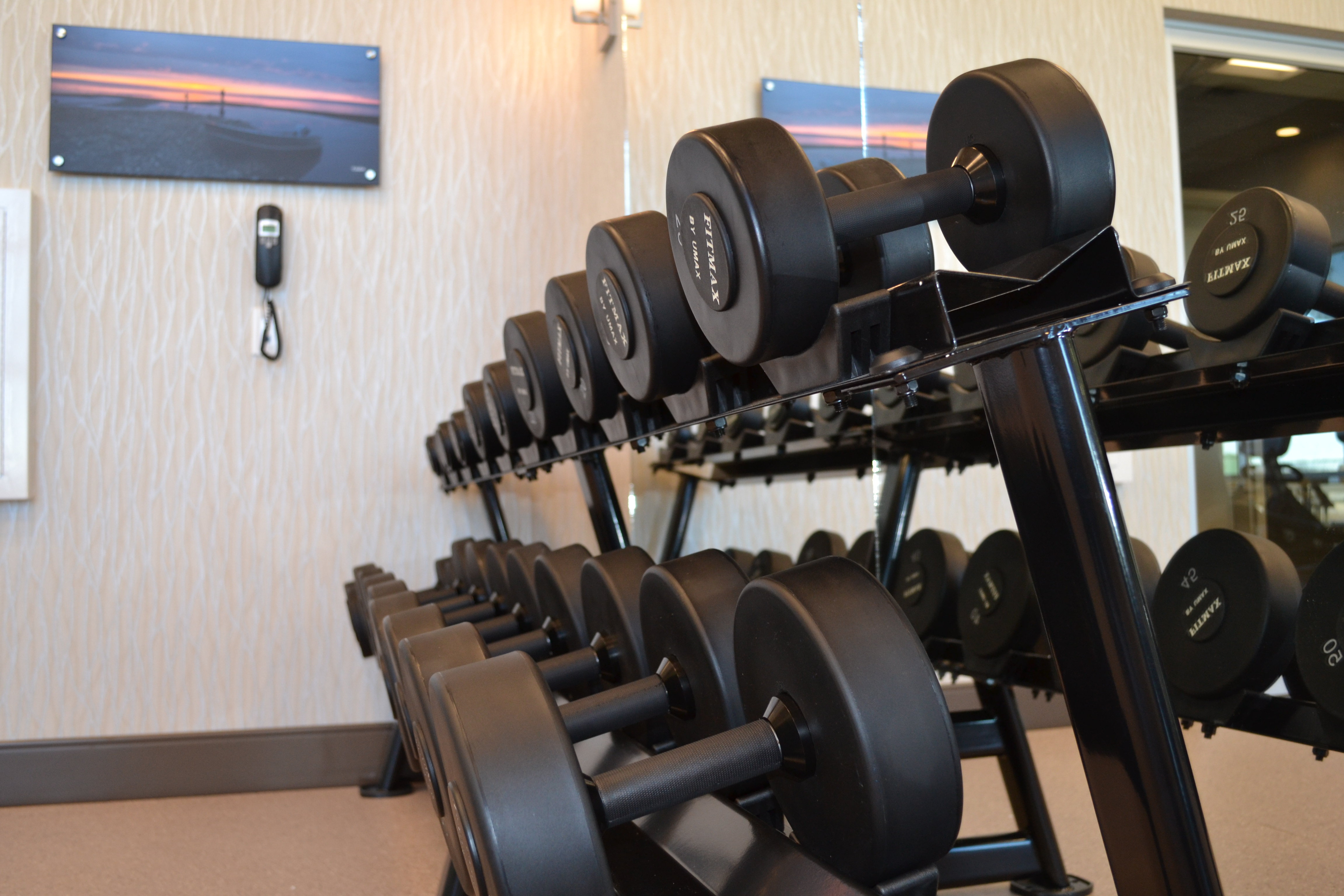 Holiday Inn Express Suites Cold Lake 40/73