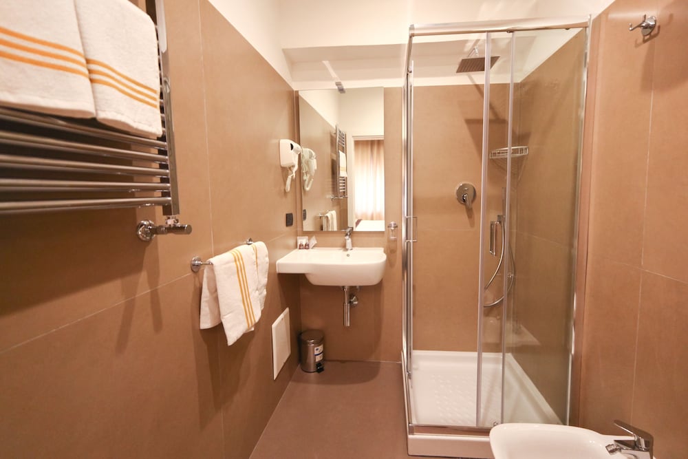 7th Floor Suite 48/50
