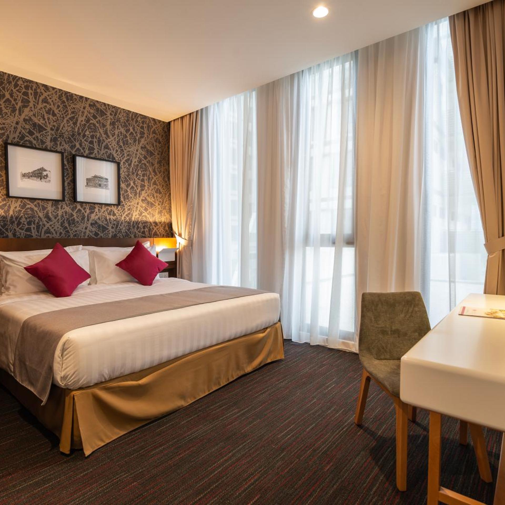 East, Classic, Suite