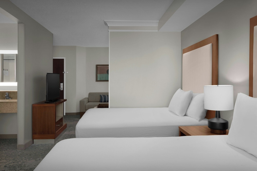 Suite, 2 Queen Beds, Trundle Bed, Accessible