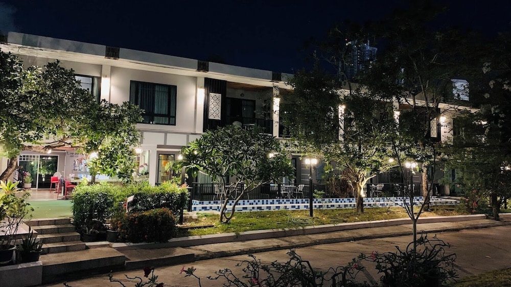 The Tamnan Pattaya Hotel And Resort 76/78