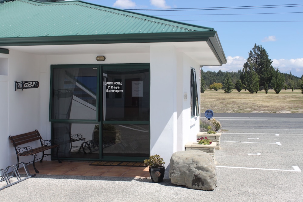 The Lakes Motel Twizel 1/51