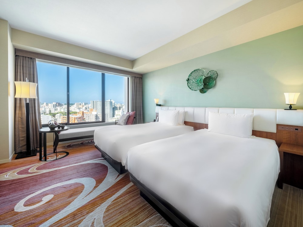 CLUB, DELUXE, TWIN BEDS