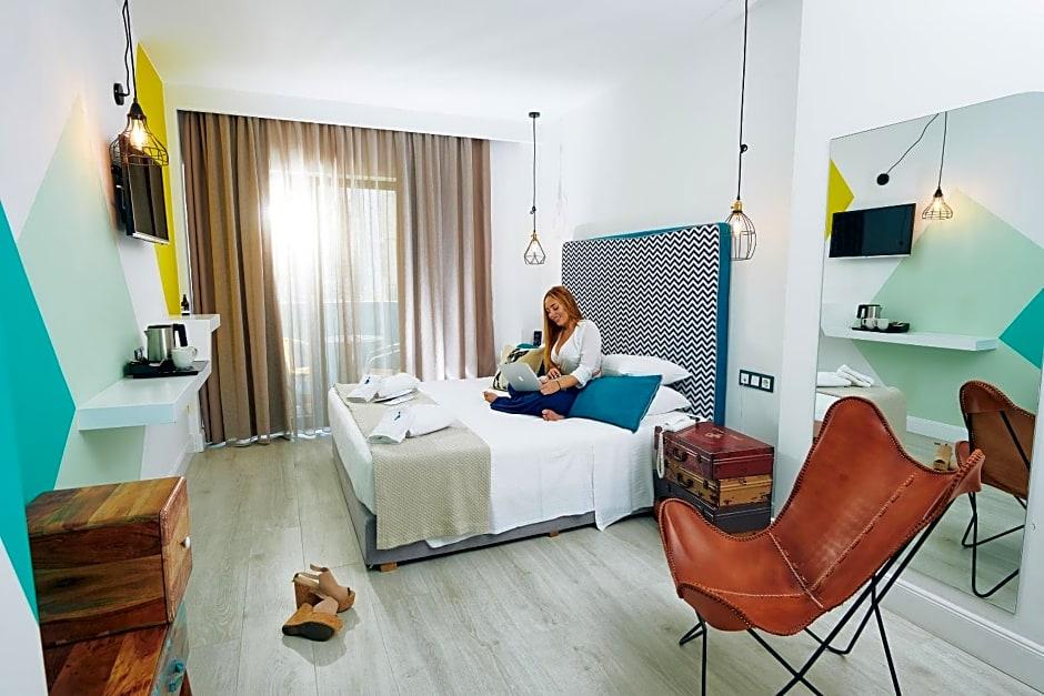 Blue Bottle Hotel 16/90