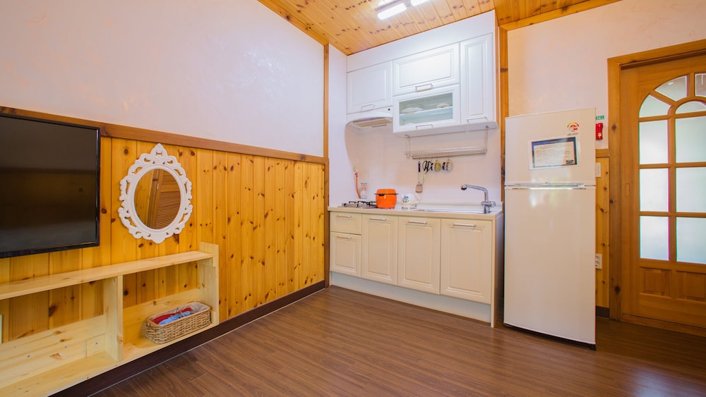 Muju Cherish Pension 9/50