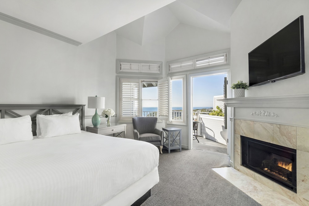 Pacific, Deluxe, King Bed, Balcony