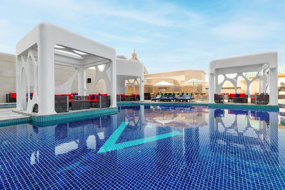 swimming pool spa