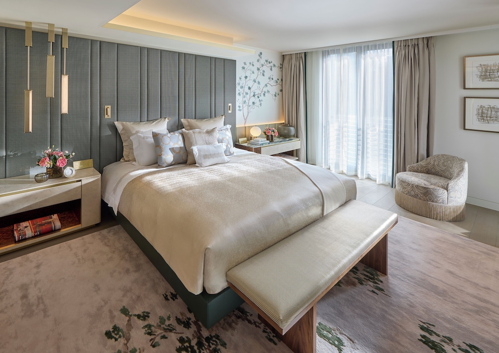 Suite, King Bed