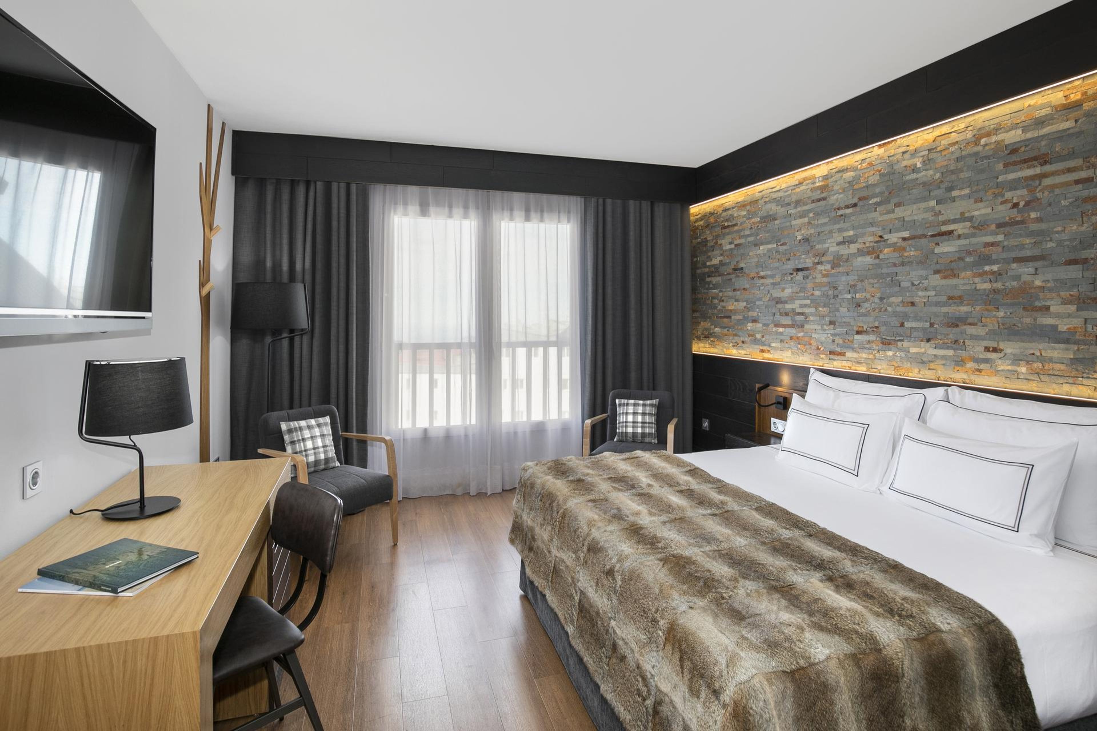 The Level, Junior Suite