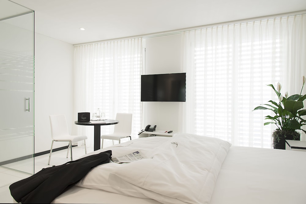 THESSONI HOME ZURICH 14/48
