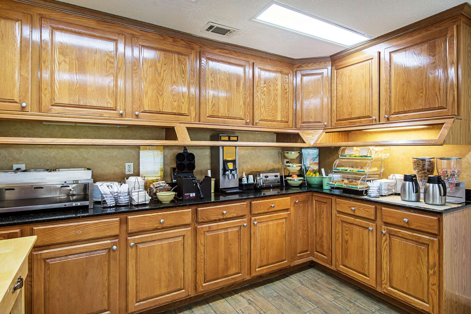 Quality Inn Thomaston 10/37