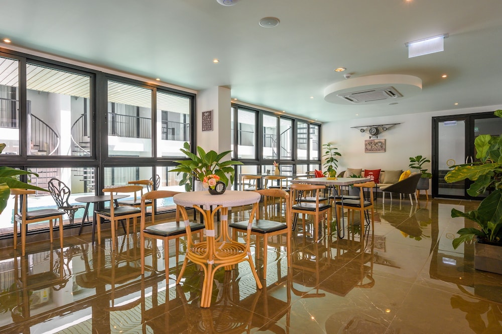 Tour De Phuket Hotel 57/71