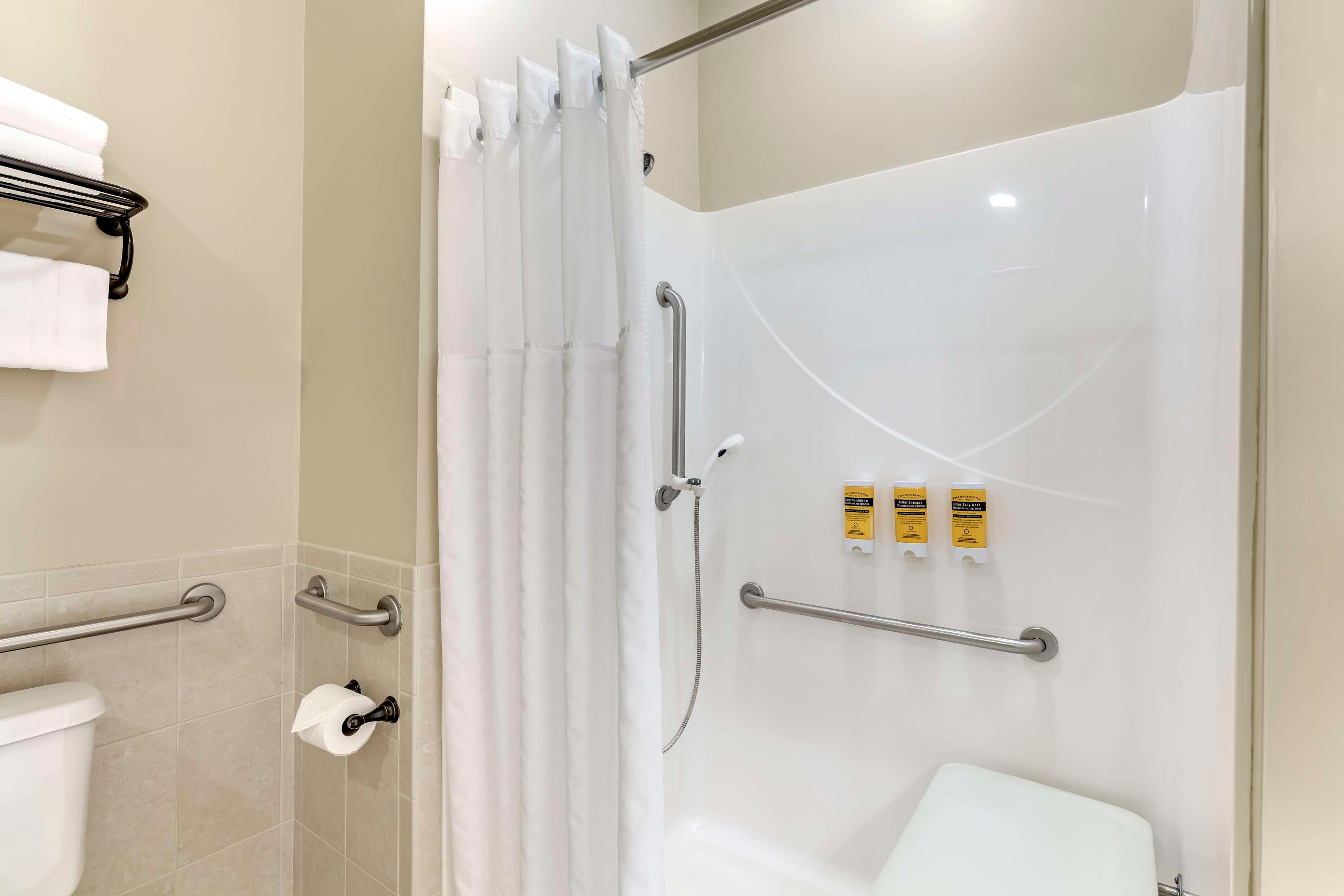 جناح بسرير كينج لذوي الإعاقة، Best Western Plus Dutch Haus Inn And Suites 3/3