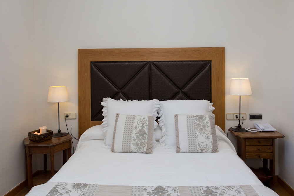 Hostal De La Plaaa 23/49