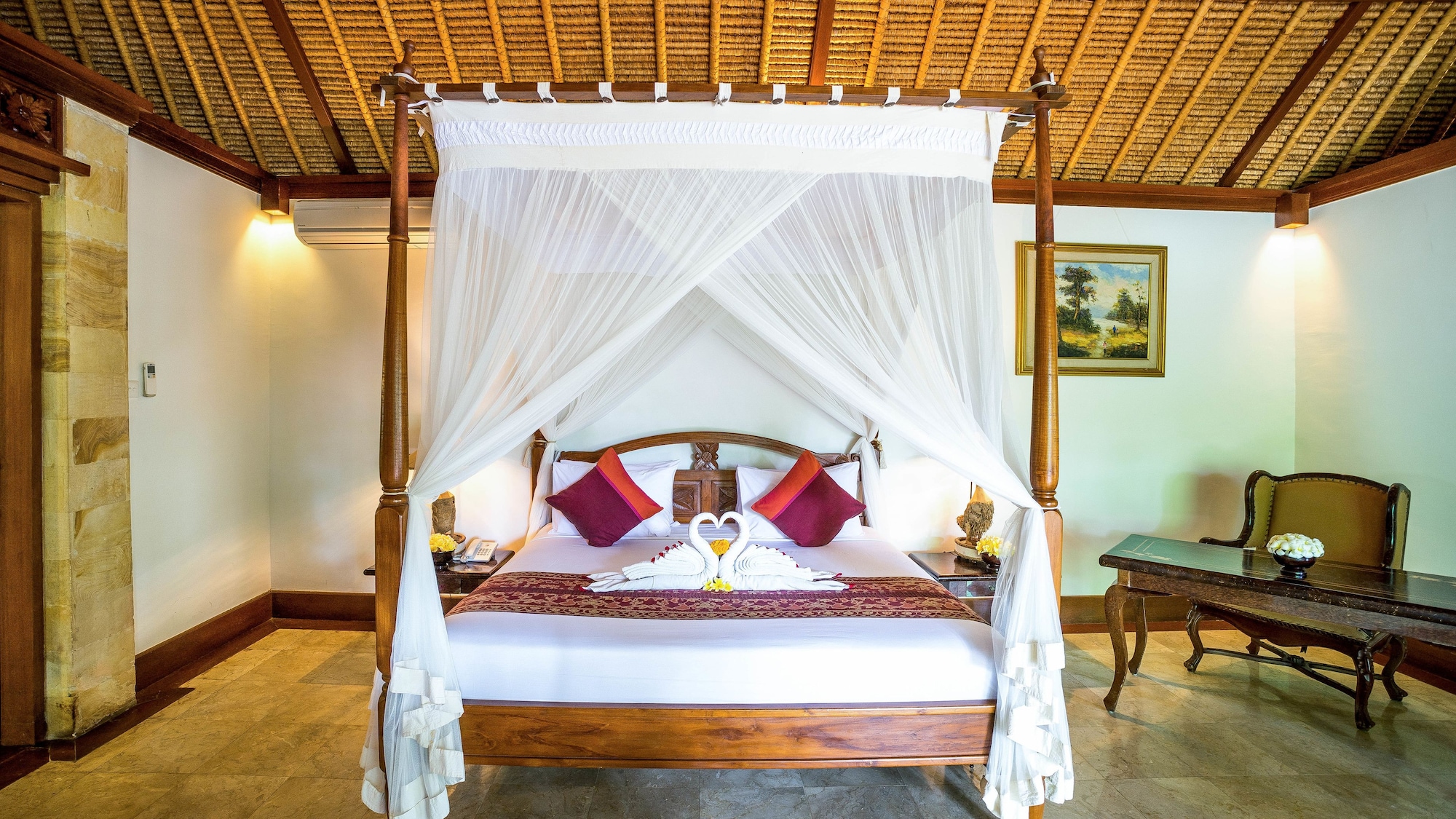 LUXURY, SUITE
