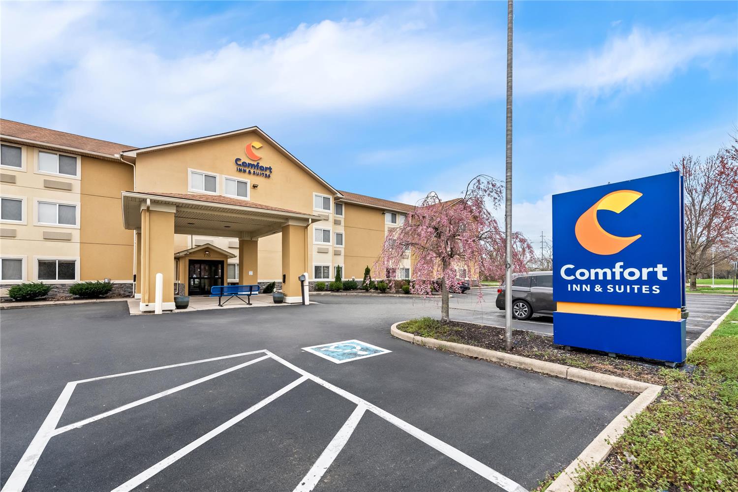 Comfort Inn & Suites Fairborn Near Wright Patterson AFB 12/15