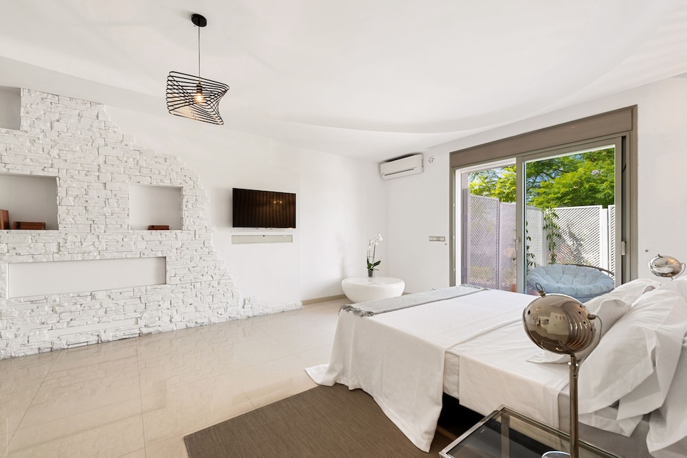 Molo 44 Suites Puerto Banus 70/85