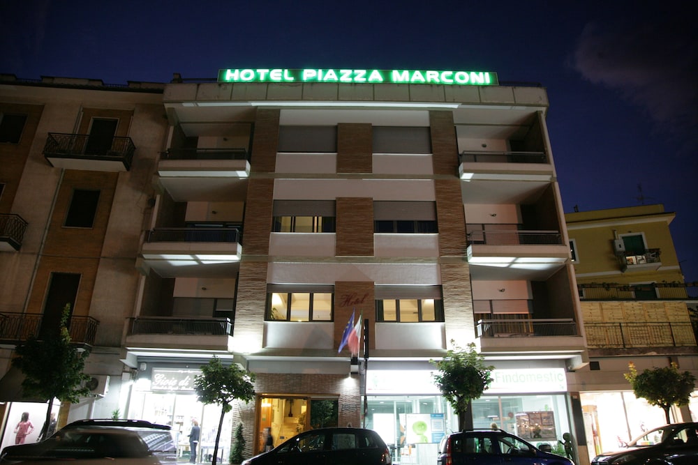 Hotel Piazza Marconi 1/35