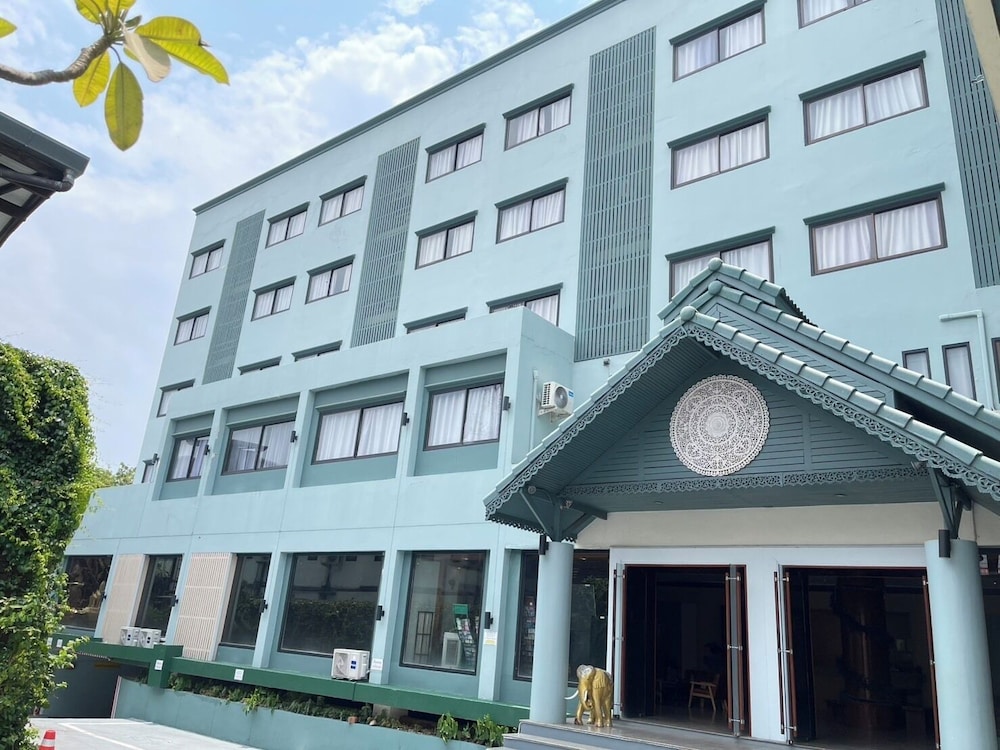 Tapae Place Hotel 2/39