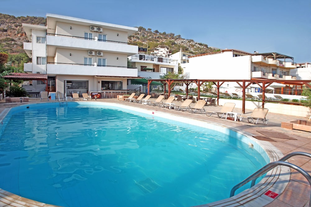 Iraklis Apartments in HERSONISSOS