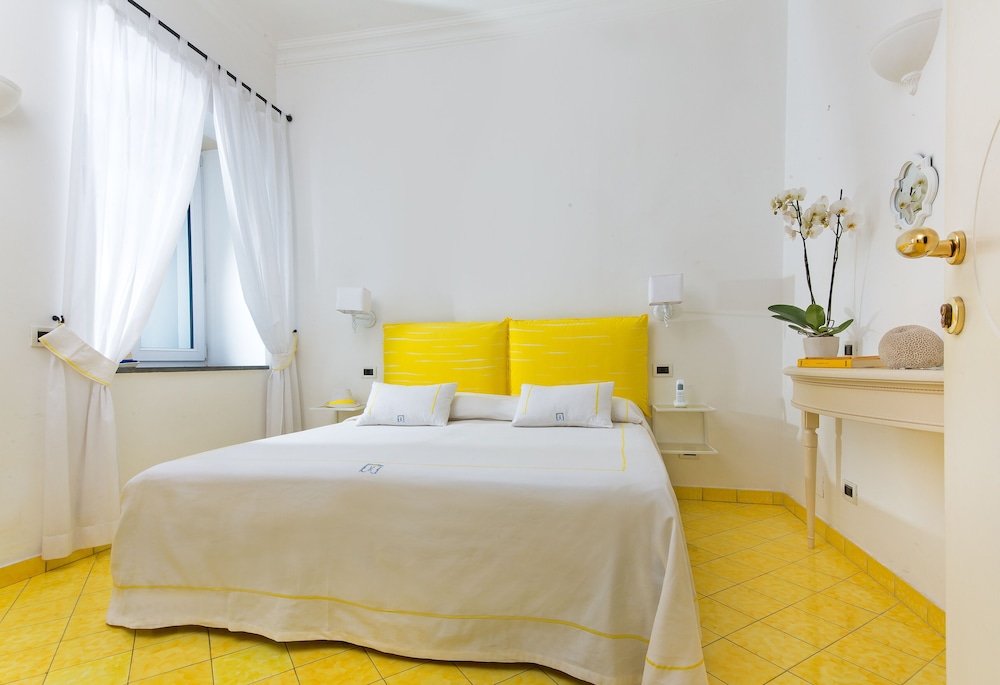 Relais Maresca Luxury Small Hotel 7/71
