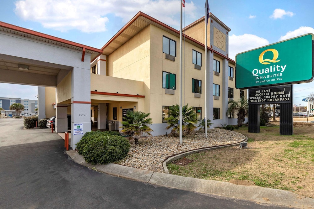 Quality Inn and Suites Ft Jackson Maingate photo4