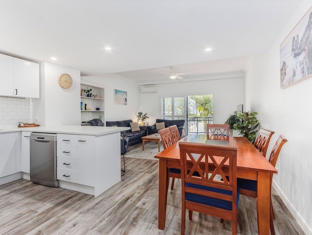 Bella Mare Beachside Apartments 18/77