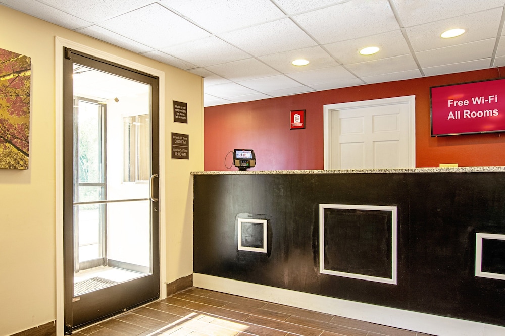 Red Roof Inn Scottsburg 10/27
