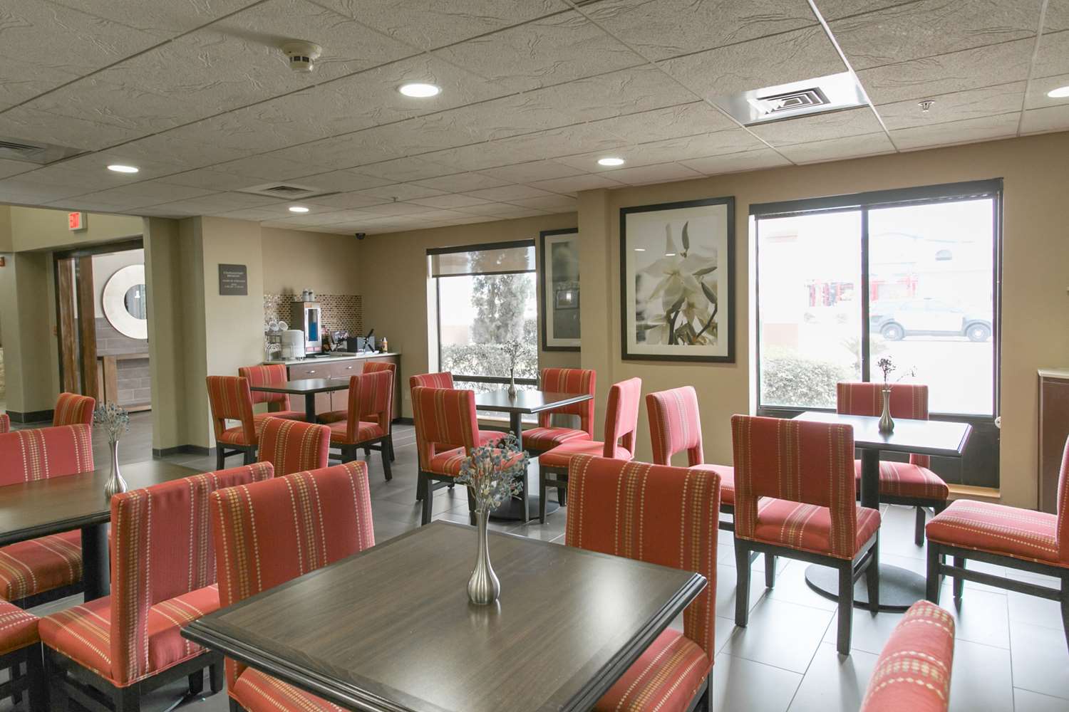restaurant cafeteria