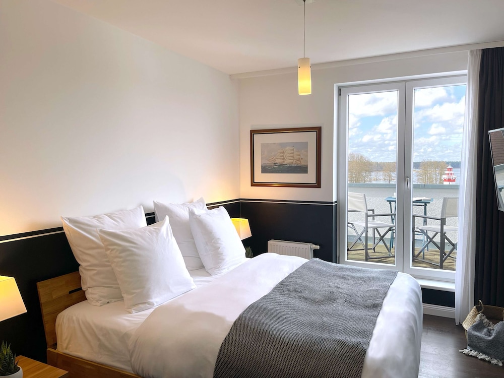 Penthouse Suite, Queen Bed, Sofa