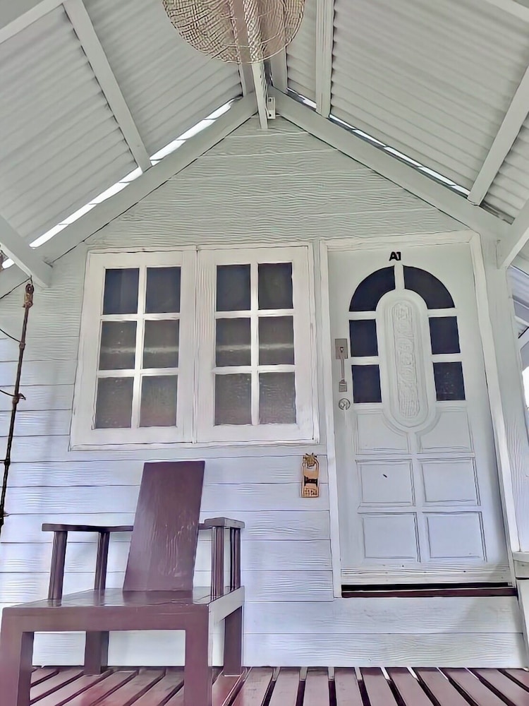 Pan Beach Bungalows 23/50