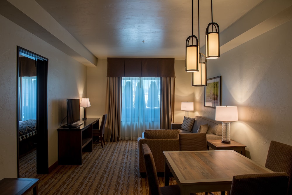 Cedar Creek Lodge and Conference Center 23/25