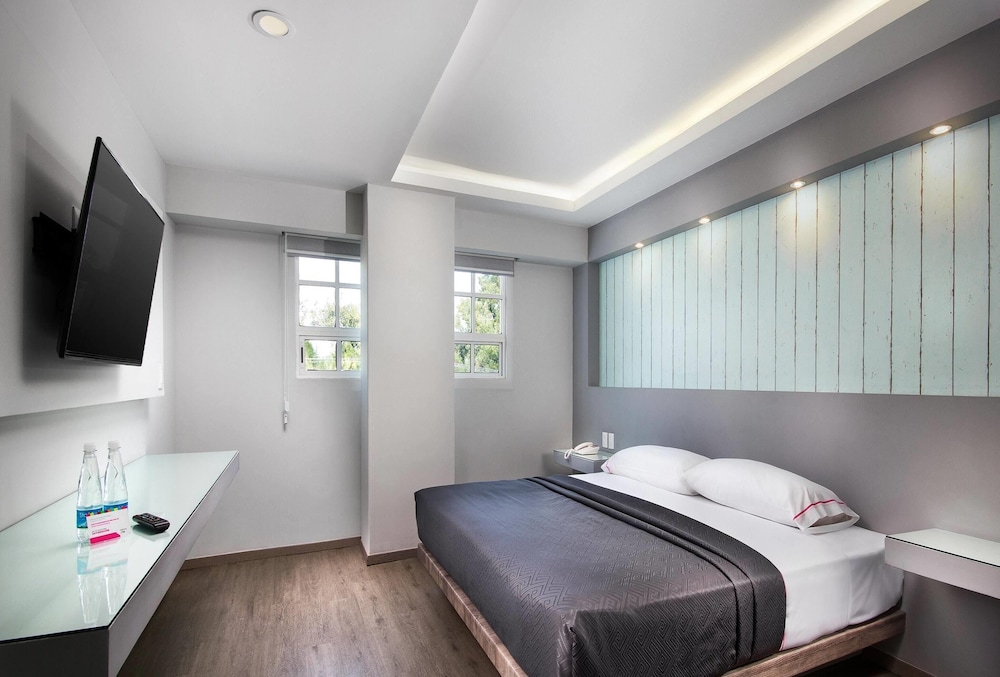 COMFORT, KING BED