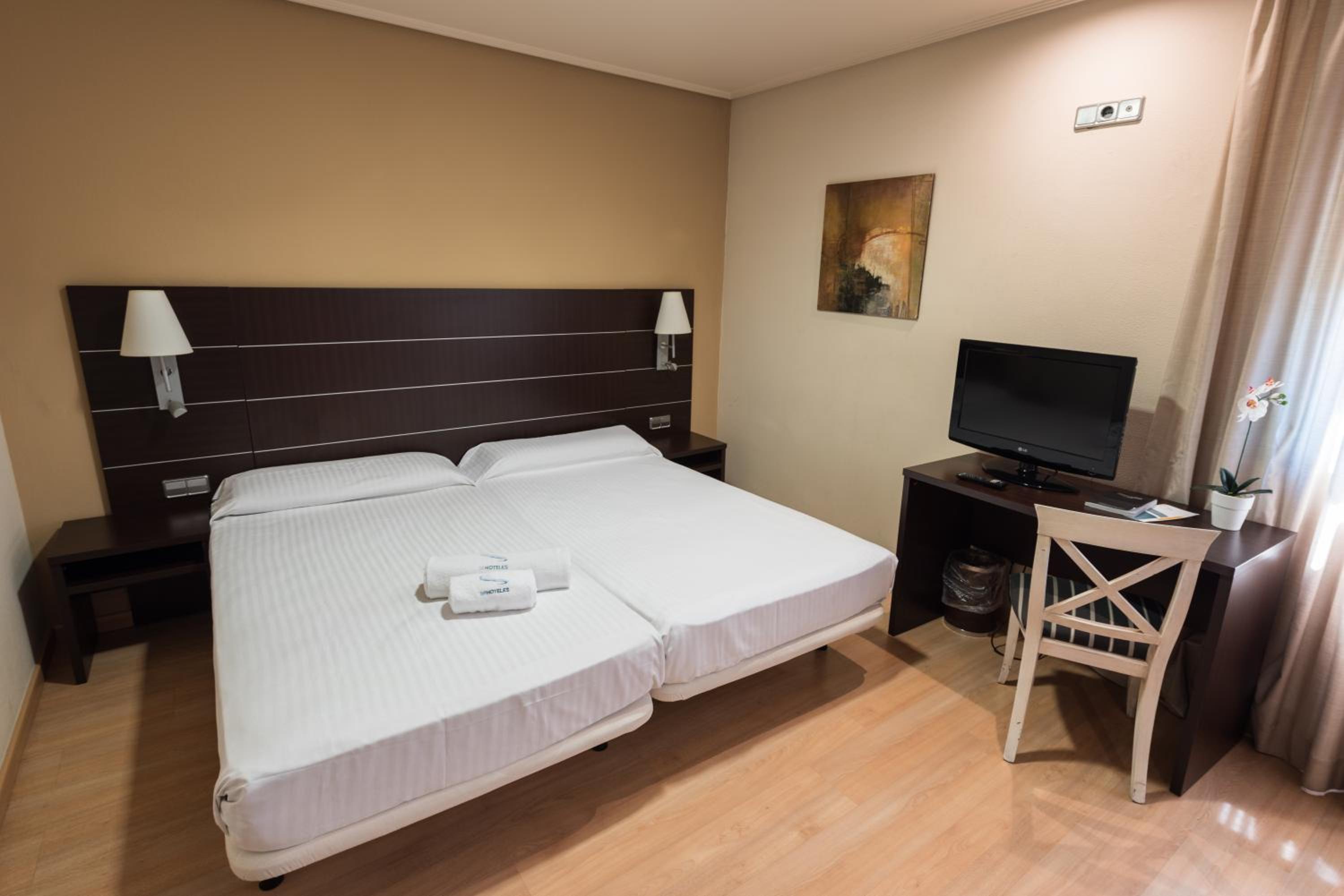 Standard, Twin Beds