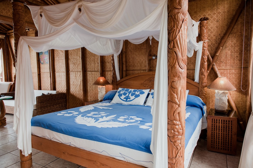 MAGIC REEF BUNGALOWS 19/66