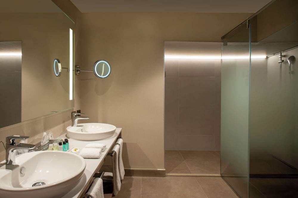 لوفت ركني بسرير كينج بإطلالة على المدينة بغرفتي نوم، Four Points By Sheraton Izmir 5/7