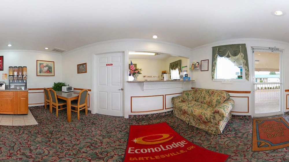 Econo Lodge Bartlesville Hwy 75 30/34