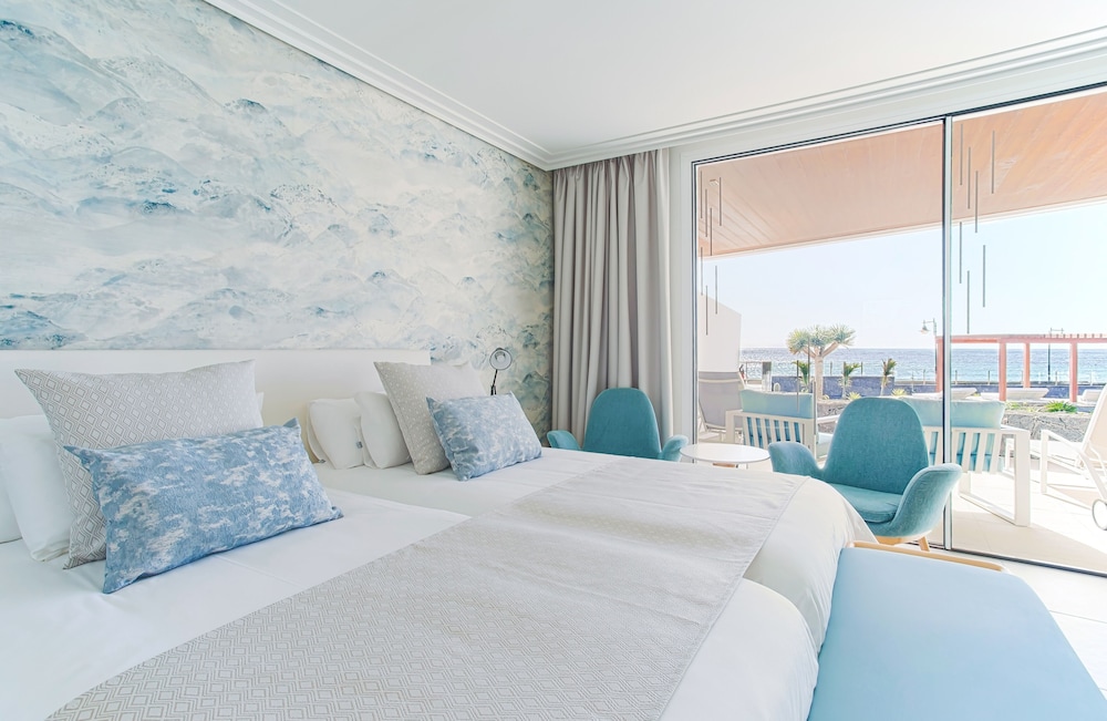 Hotel Lava Beach 16/56