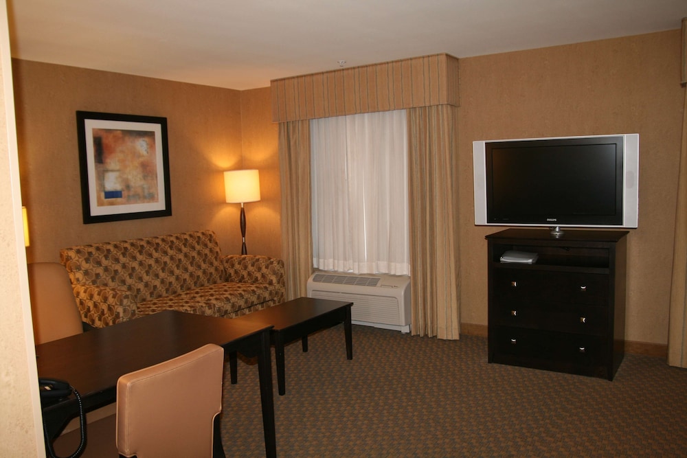 Hampton Inn And Suites Barstow 26/43