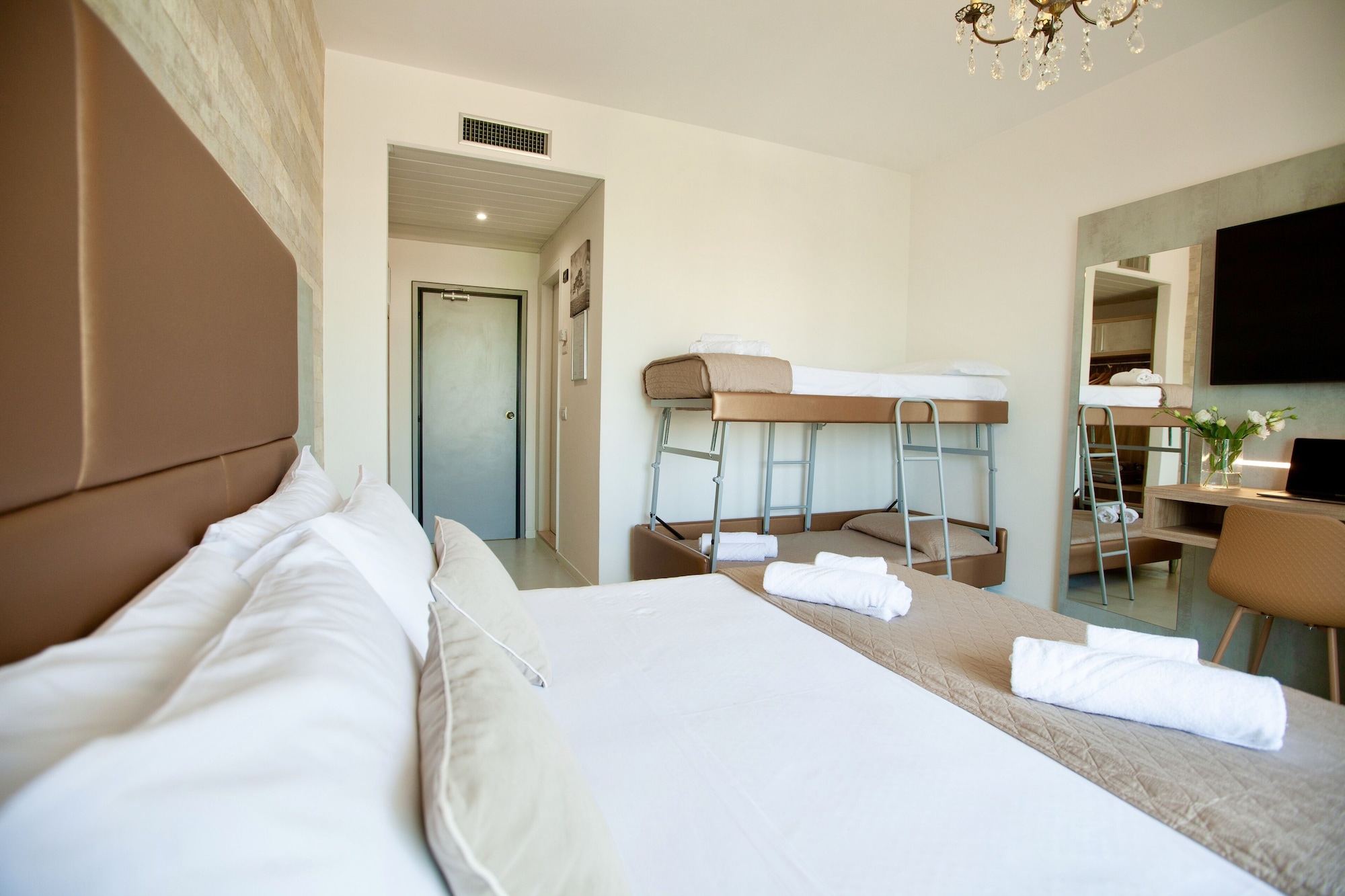 1 BEDROOM, PANORAMIC, QUADRUPLE, BALCONY