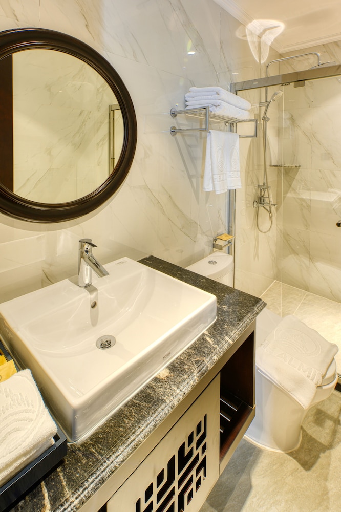 The Almin Hotel Halong 30/33